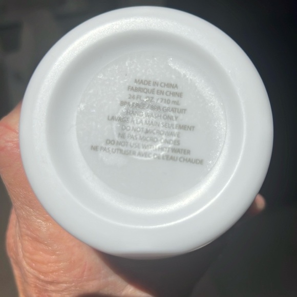 Lilly Pulitzer Blue Grotto GWP Water Bottle 24 Fl oz. Retractable drink port - Picture 14 of 14